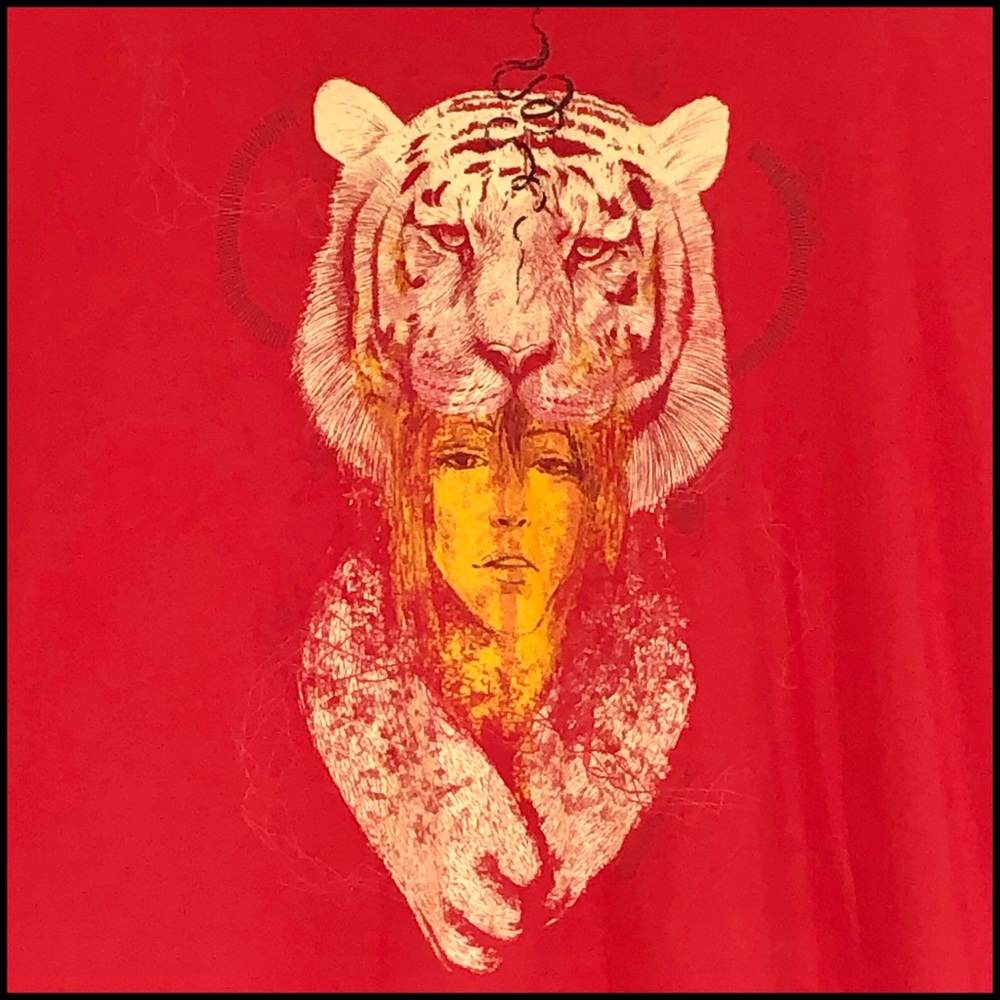 Threadless 🪡 👸🏻🐯 Red Vintage T-Shirt XL Red, Orange, Black, Yellooooow!